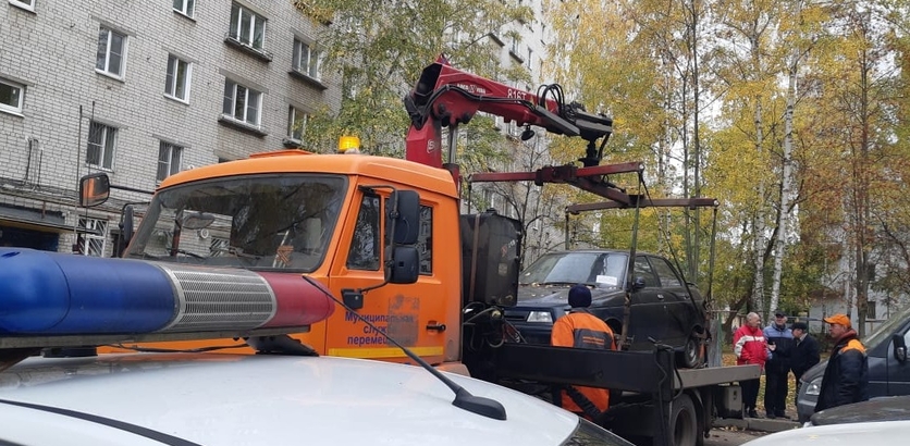 Более 90 брошенных автомобилей эвакуировали с улиц Автозаводского района с начала года - фото 1