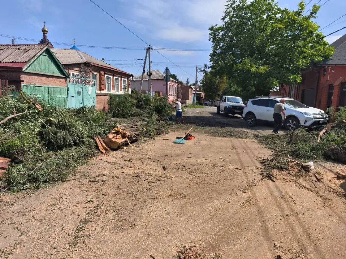 В Ростове после урагана вернули свет более 110 тысячам жителей - фото 1