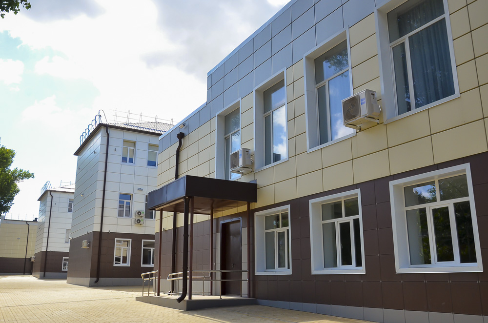 На Дону в 2022 году на капремонт 111 образовательных учреждений направлено 2,8 млрд - фото 1