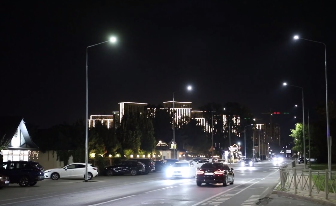 Ростов засветился: на Левобережной включили новое освещение - фото 1