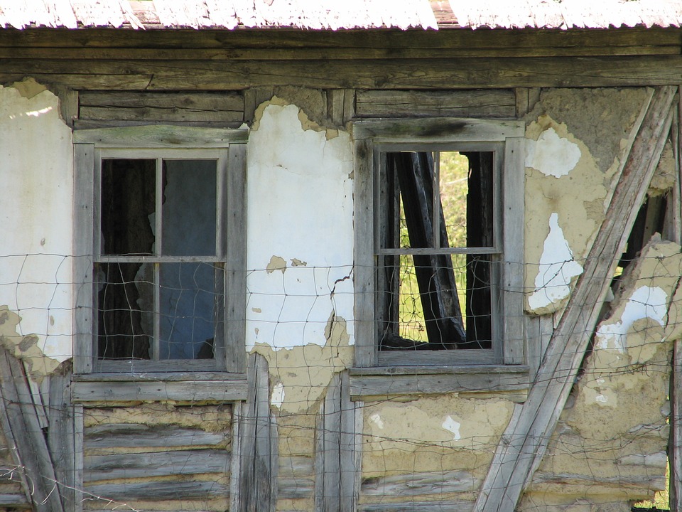 В Ростовской области снесут 40 аварийных домов