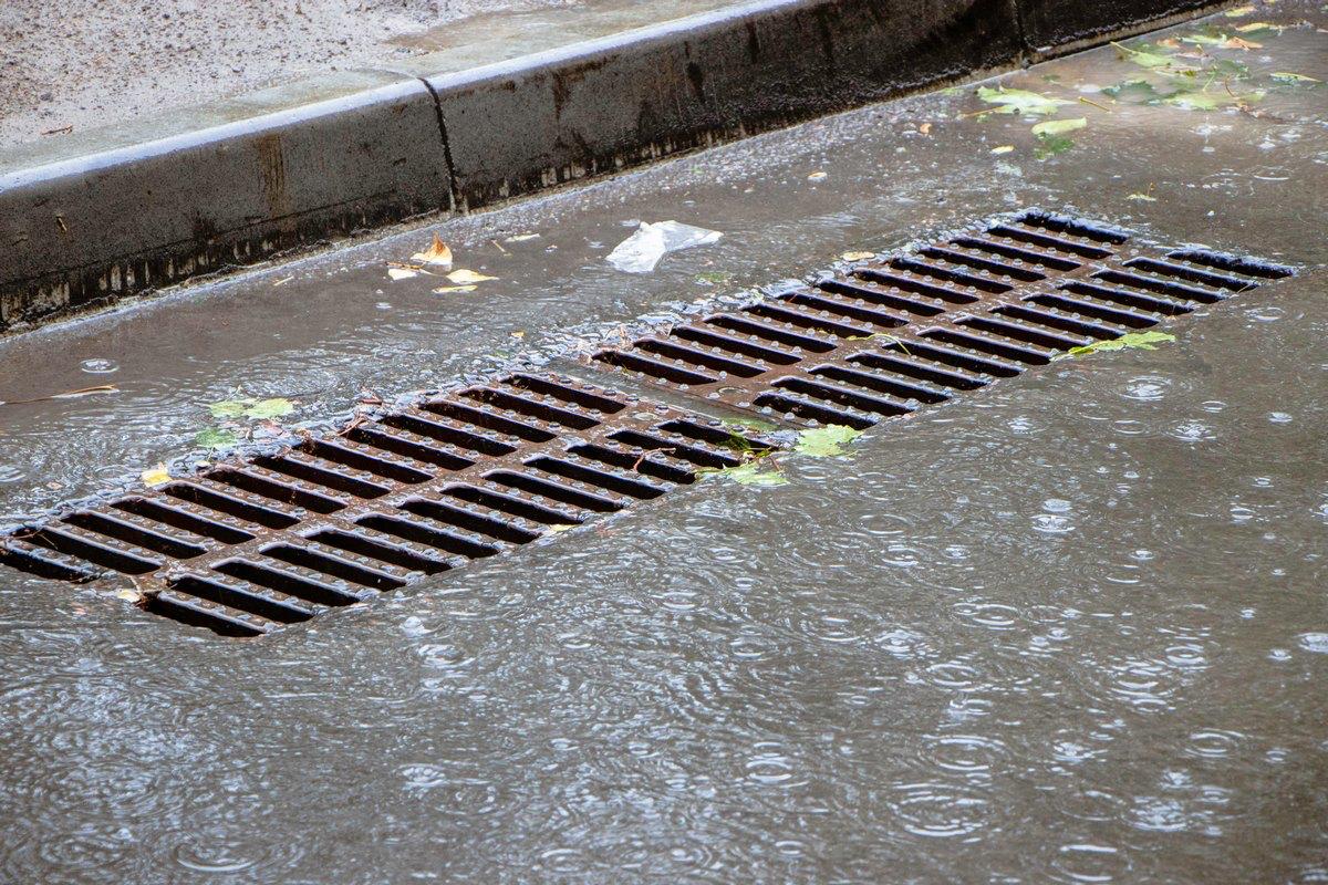 Дождевую воду откачивают во всех районах Нижнего Новгорода - фото 2