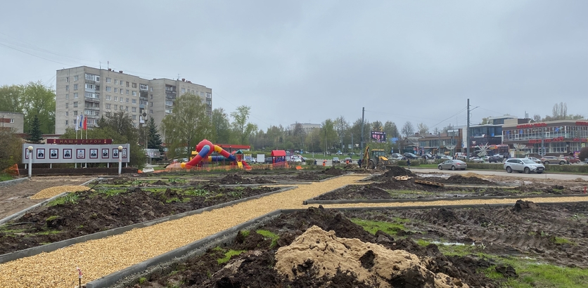 Старый асфальт демонтируют на площади Советской в Нижнем Новгороде - фото 1